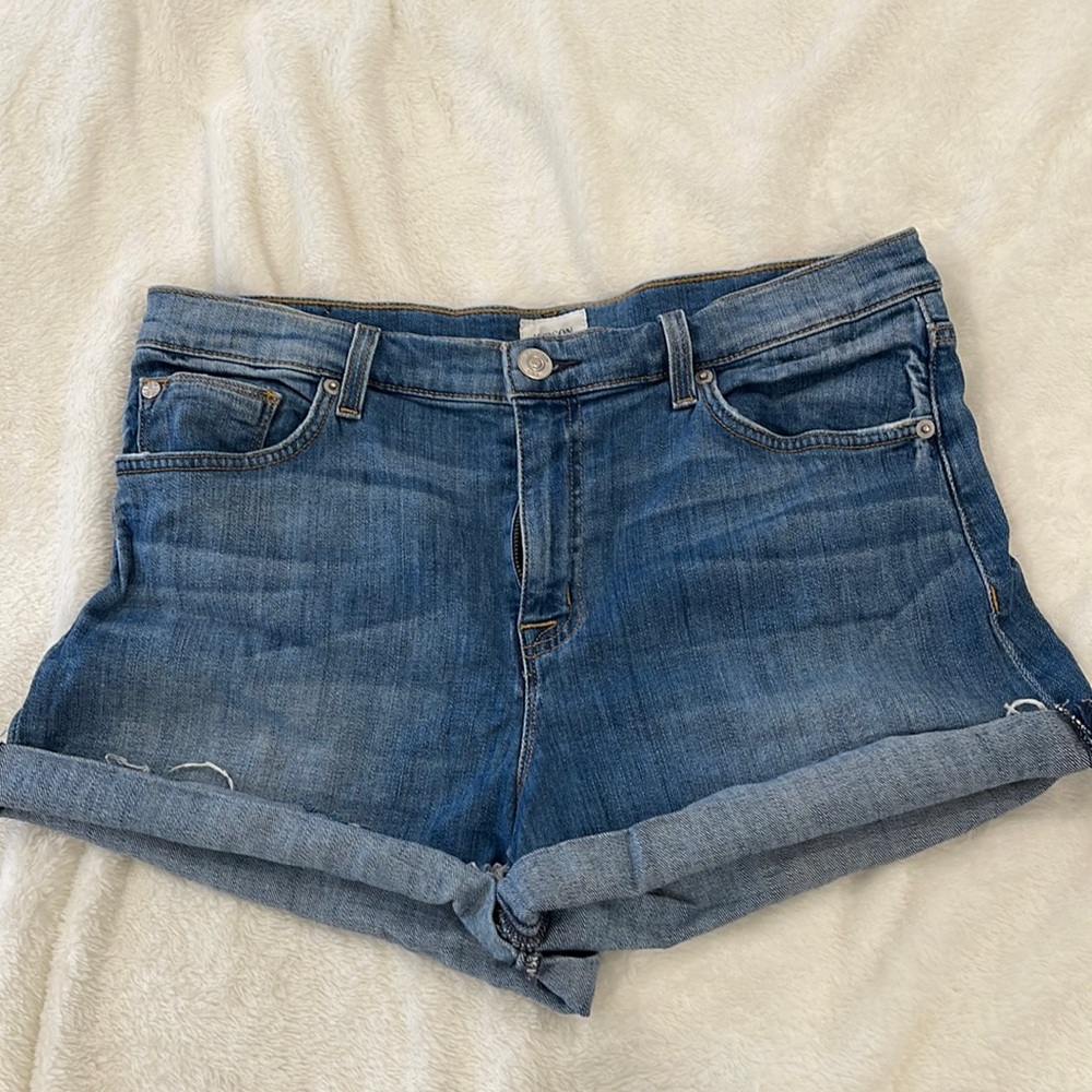 Hudson jean shorts! Stretchy! Size 30! Great condition!